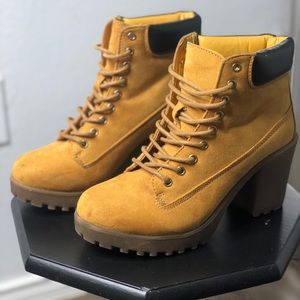 Timberland style booties size -6